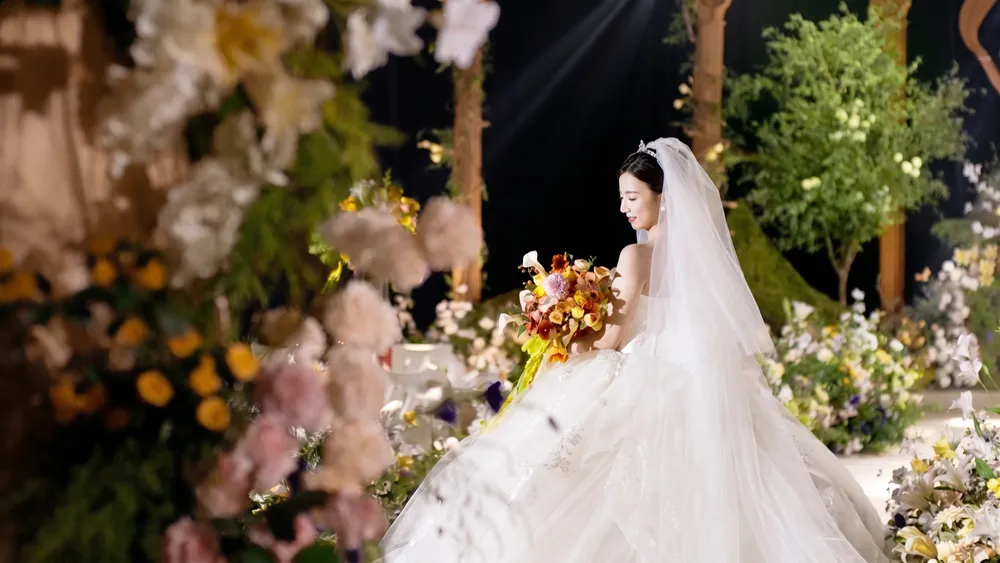 Natural Court Stroll wedding design project cover