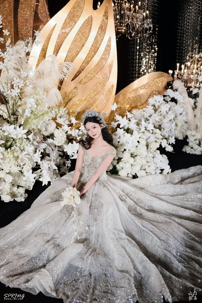 White Plume & Gilt wedding design project cover